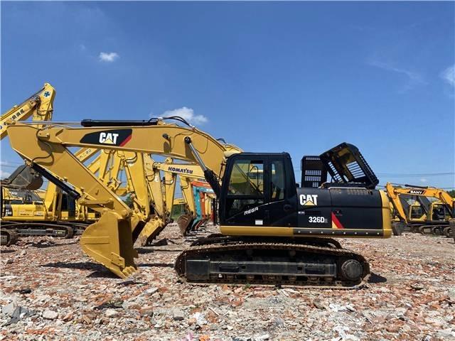 CAT 326D2 Pelle sur chenilles