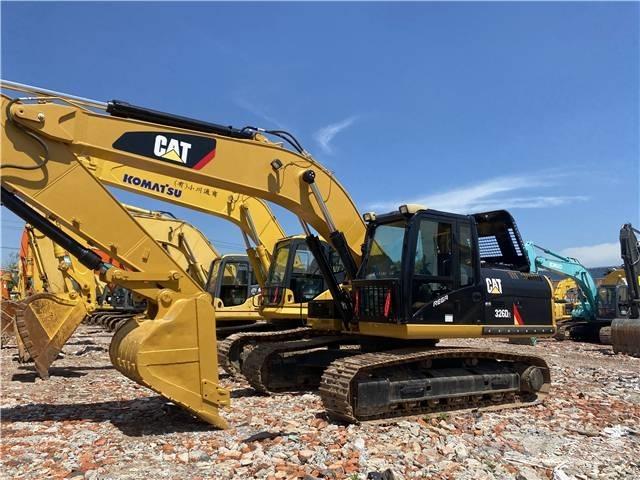 CAT 326D2 Pelle sur chenilles