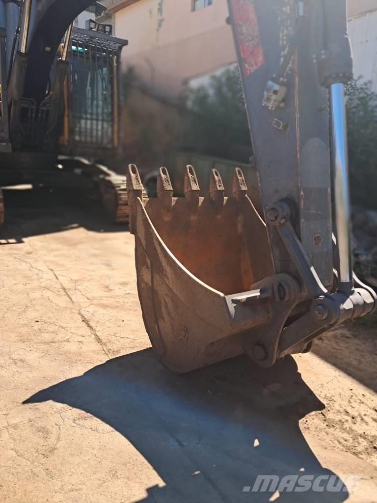 Volvo EC 210 B LC Pelle sur chenilles