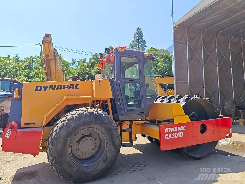 Dynapac CA 301 D Rouleaux monocylindre