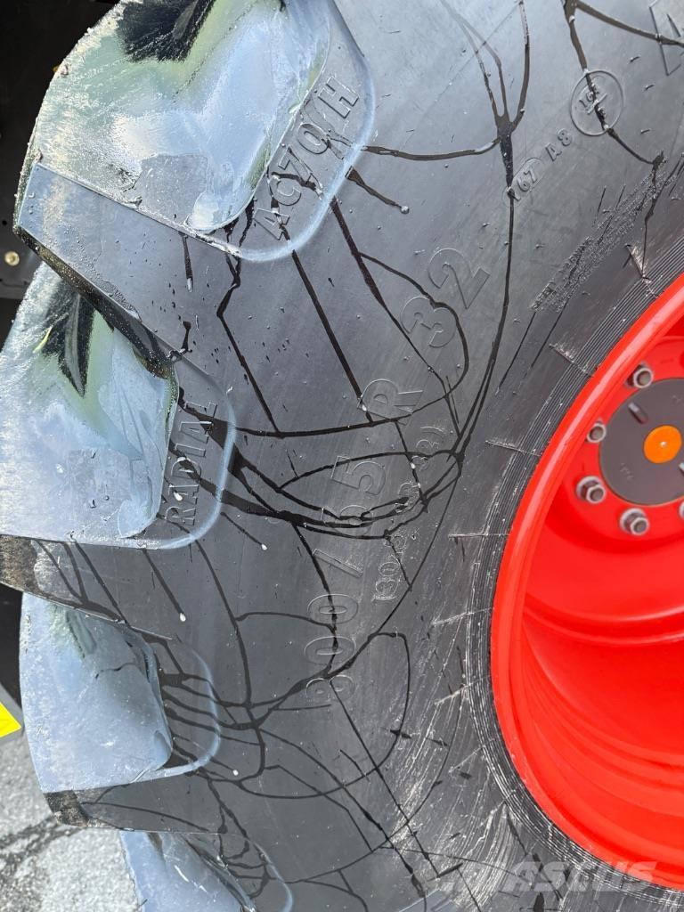 CLAAS Avero 240 Moissonneuse batteuse