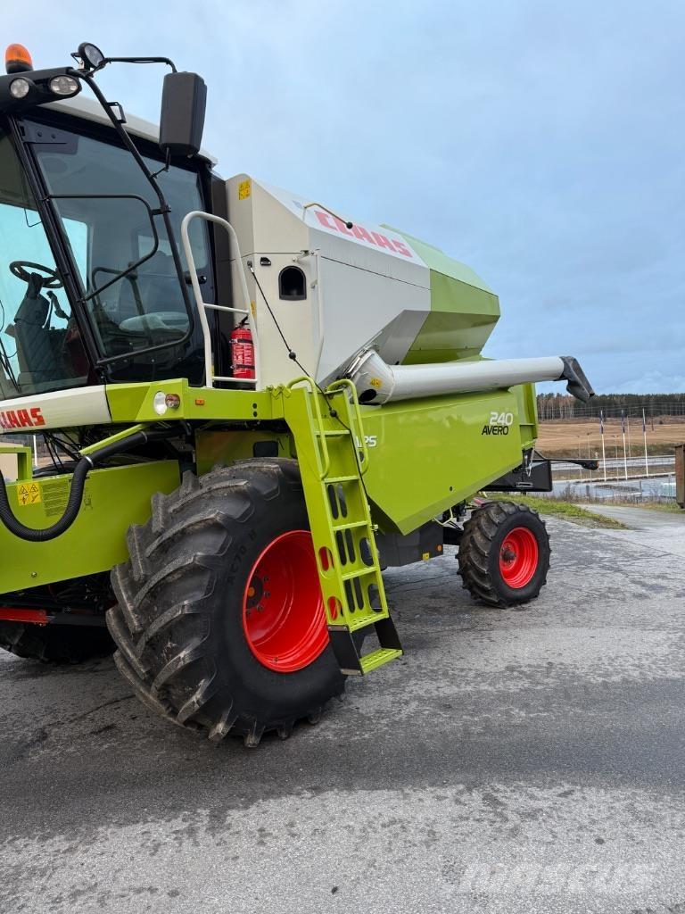 CLAAS Avero 240 Moissonneuse batteuse