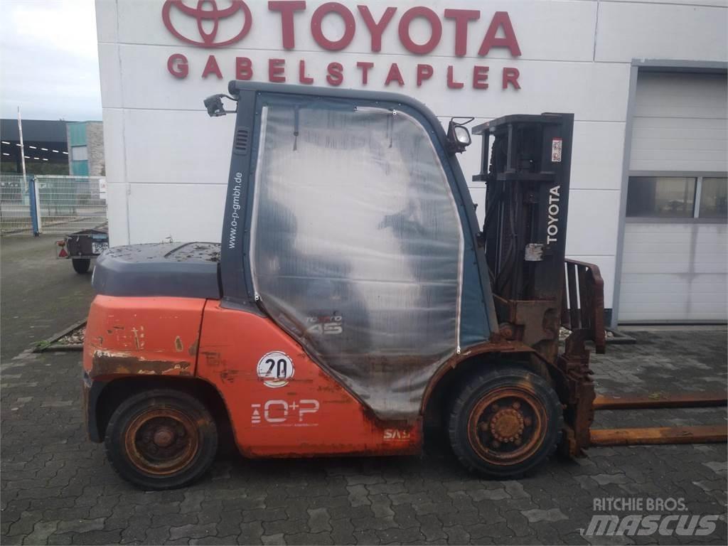 Toyota 40-8FD40N Chariots diesel