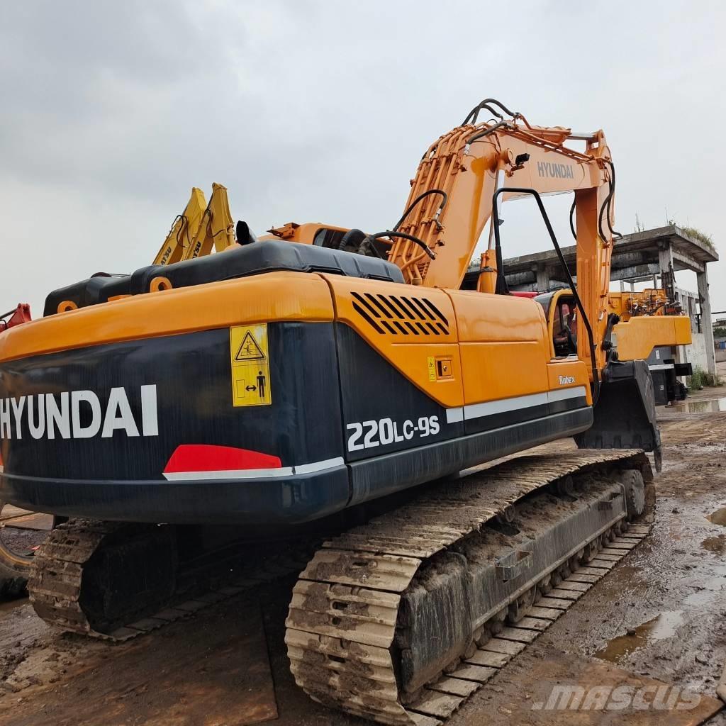 Hyundai 220 LC-9 Pelle sur chenilles