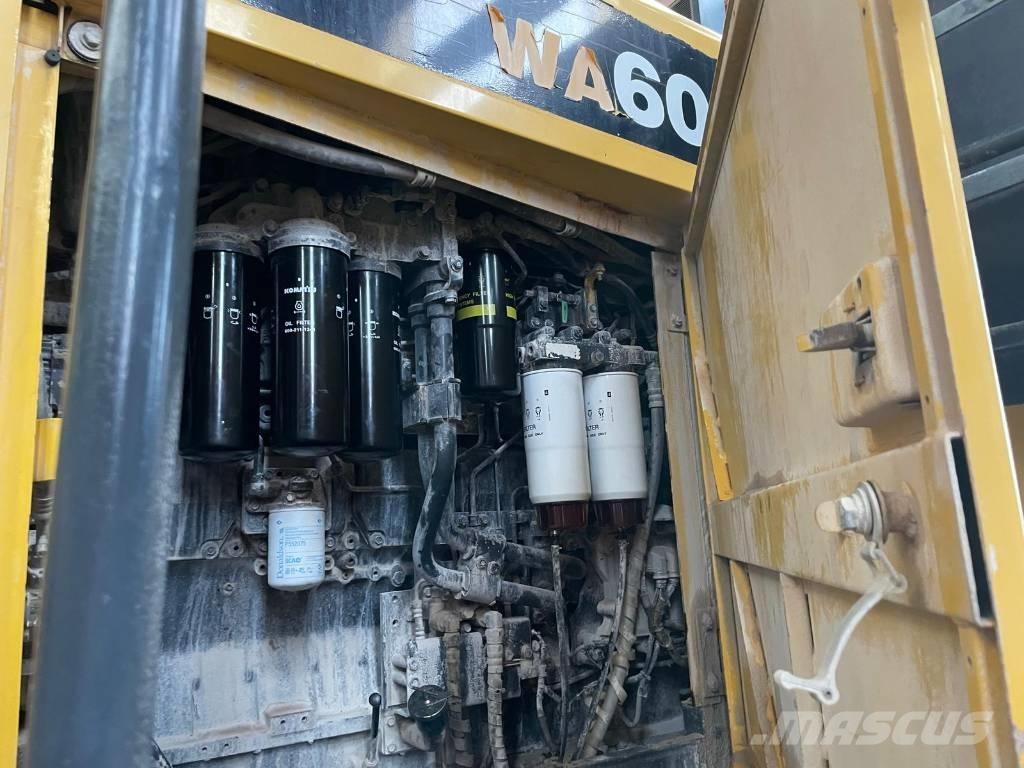 Komatsu WA 600-6 Chargeuse sur pneus