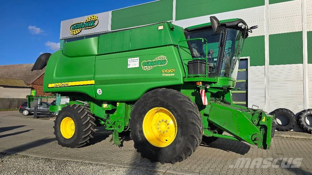 John Deere S 690 i Moissonneuse batteuse