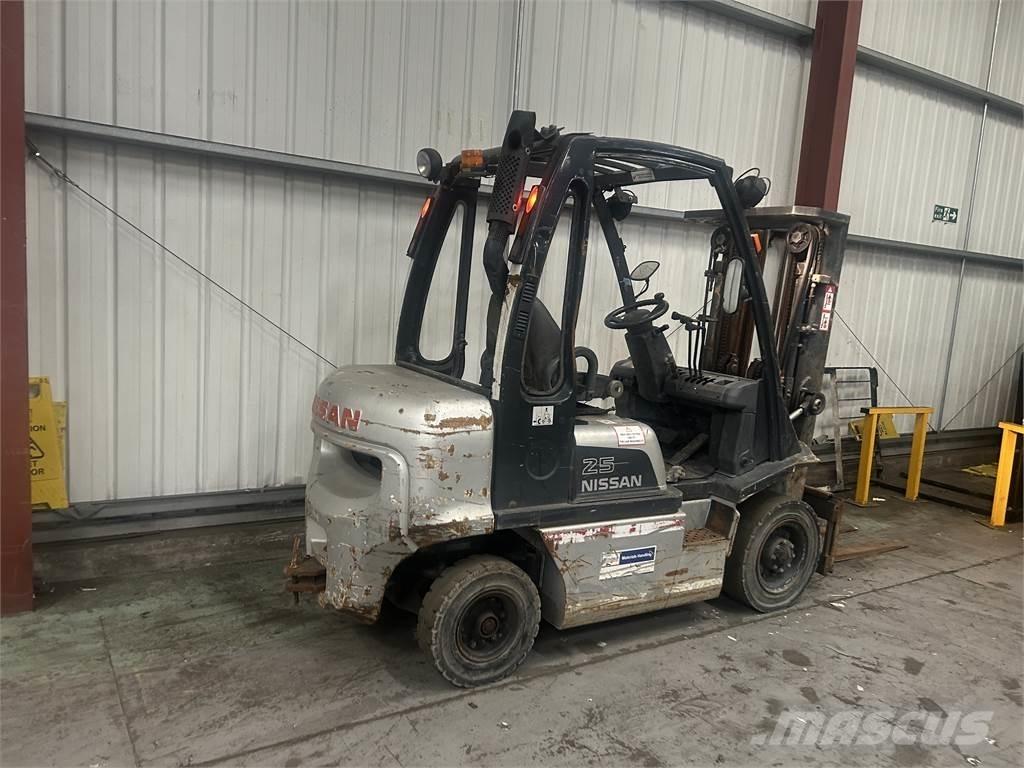 Nissan FD02A25Q Chariots diesel