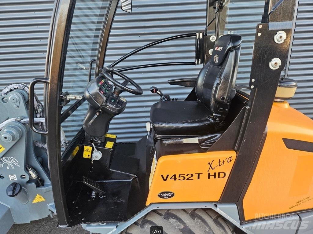 GiANT v452t hd x-tra Mini chargeuse