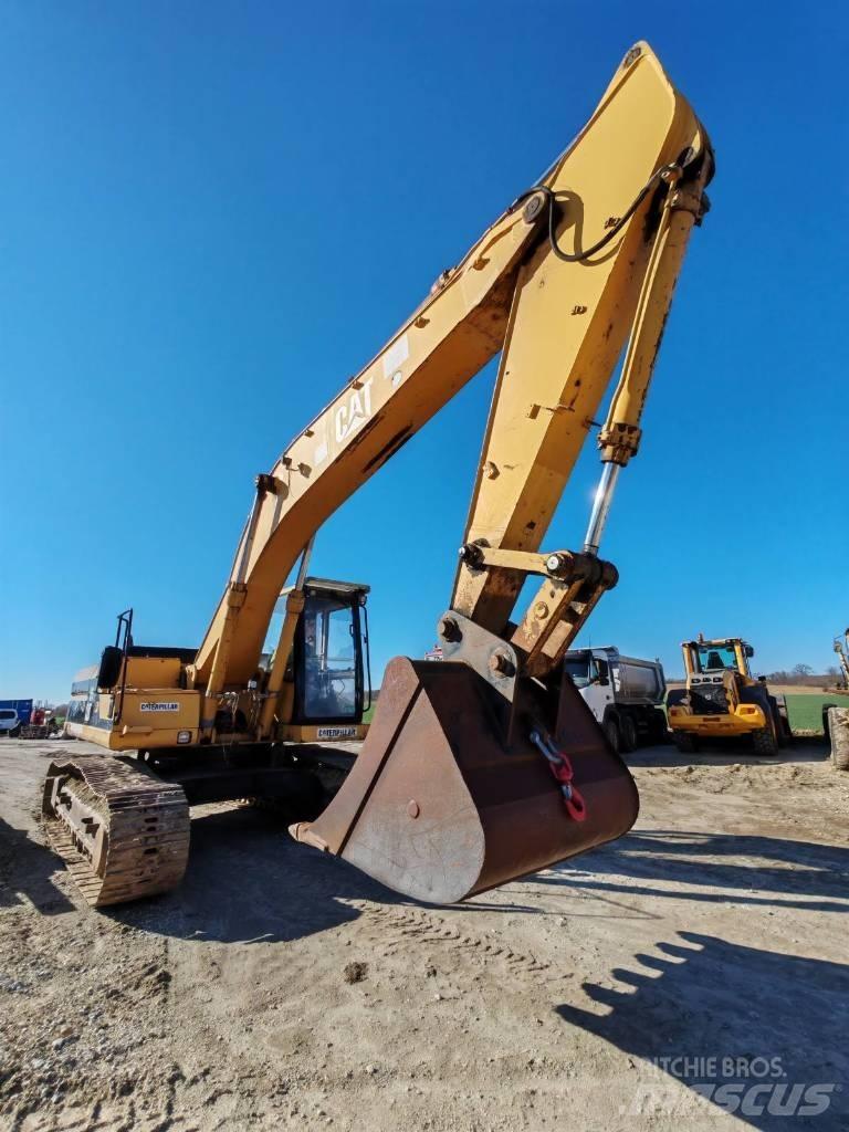 CAT 325 LN Pelle sur chenilles