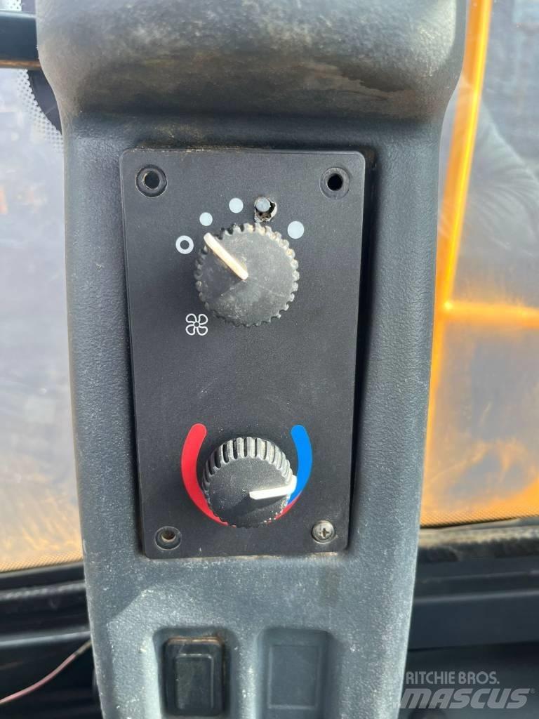 John Deere 824 K Chargeuse sur pneus