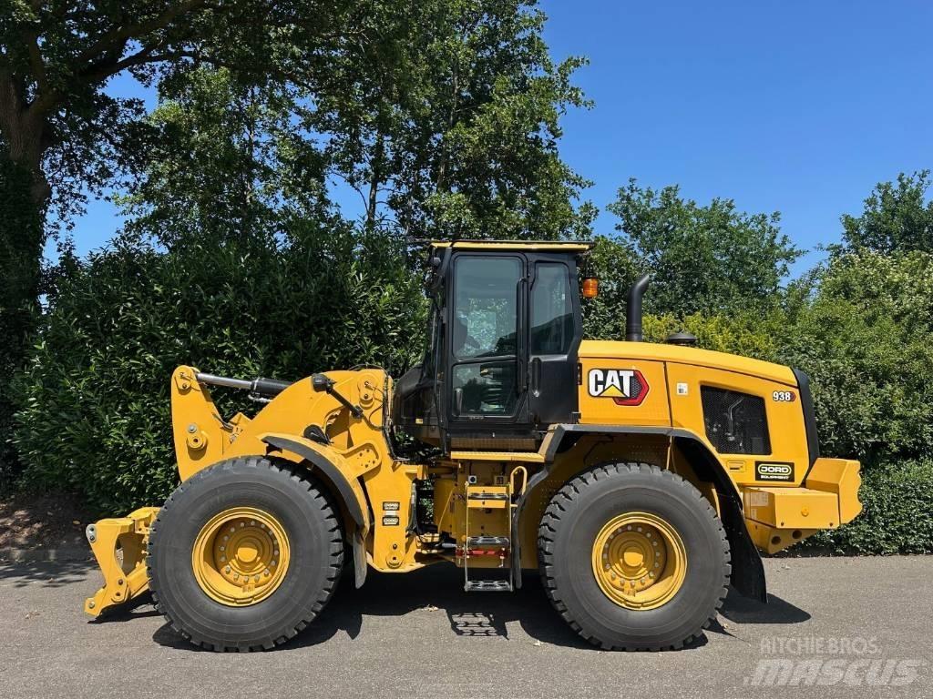 CAT 938 Chargeuse sur pneus