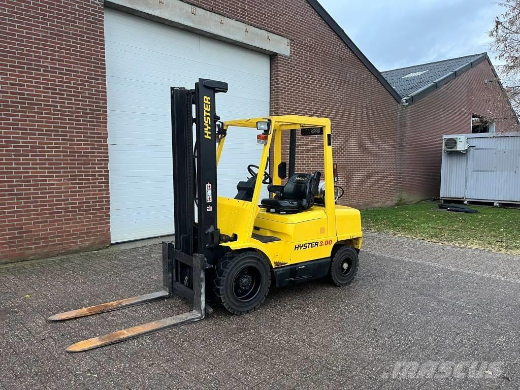 Hyster H3.00XM Chariots GPL