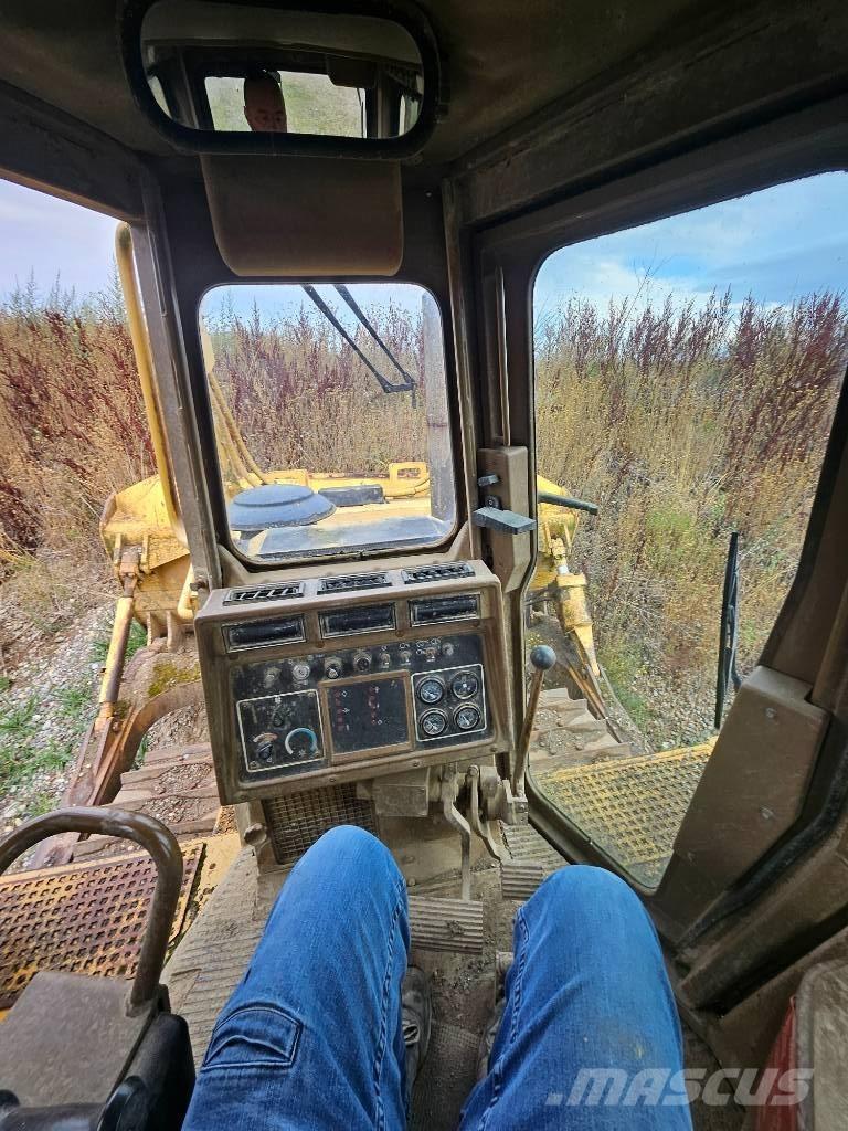 CAT D6h Bouteurs sur chenilles
