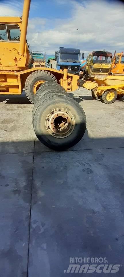 Bridgestone 13R22.5 Pneus, roues et jantes