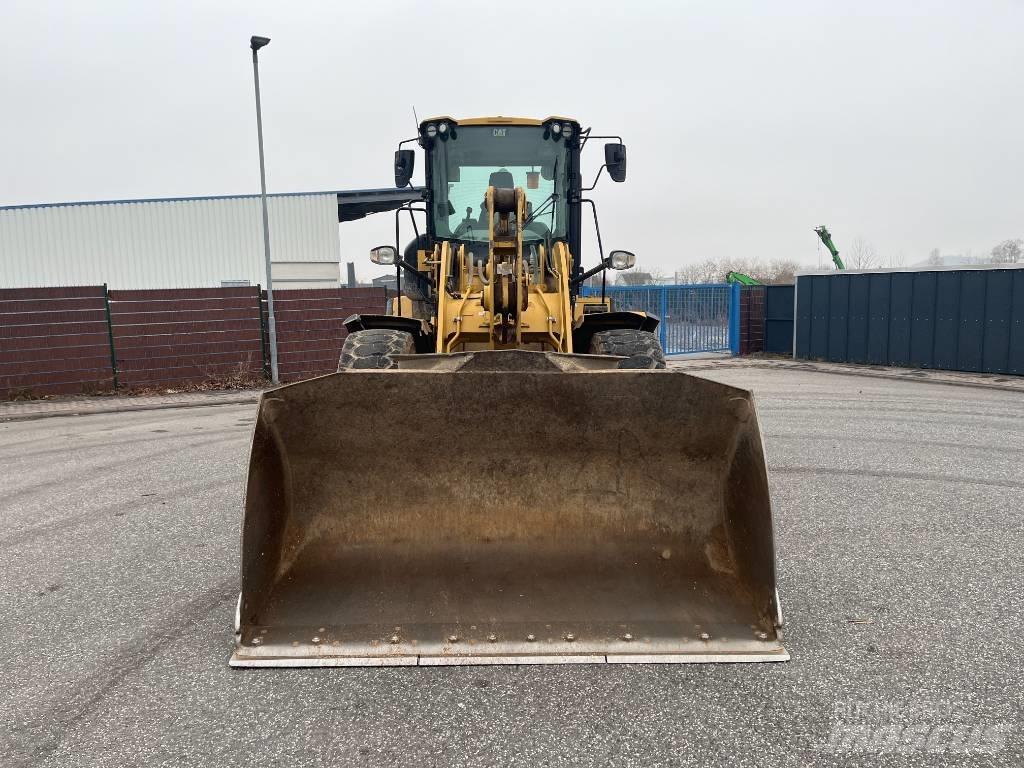 CAT 930M Chargeuse sur pneus