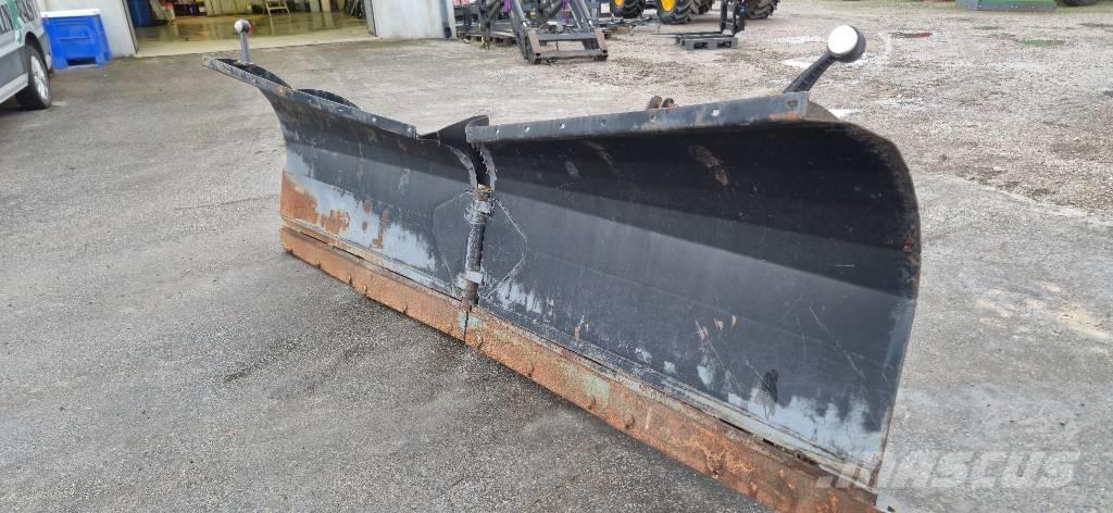  Vikplog 320 Chasse neige