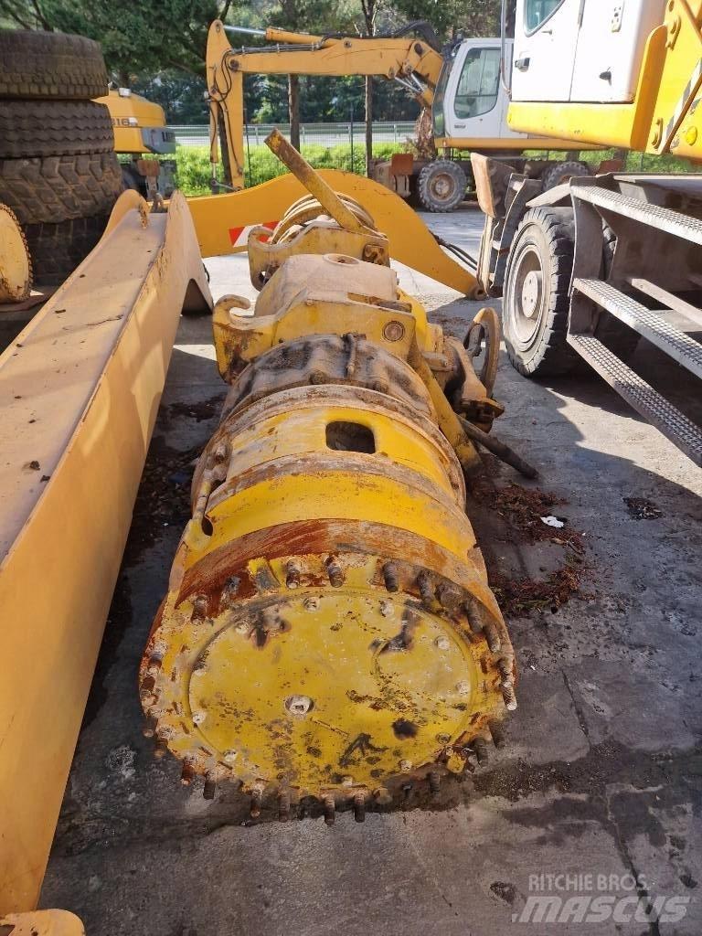 Komatsu KWA 055HD-4 Essieux
