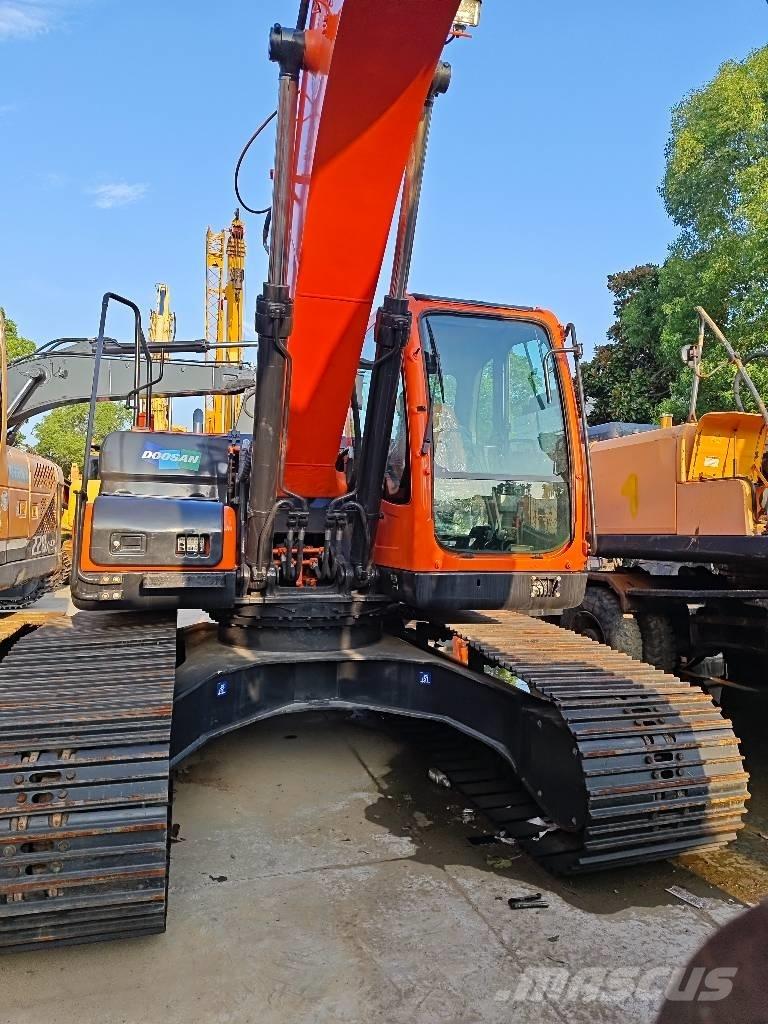 Doosan DX225LC-9C Pelle sur chenilles