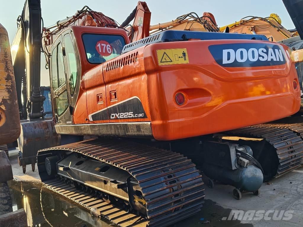 Doosan DX225LC-9C Pelle sur chenilles
