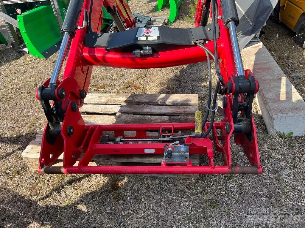 Massey Ferguson 945 Chargeur frontal, fourche