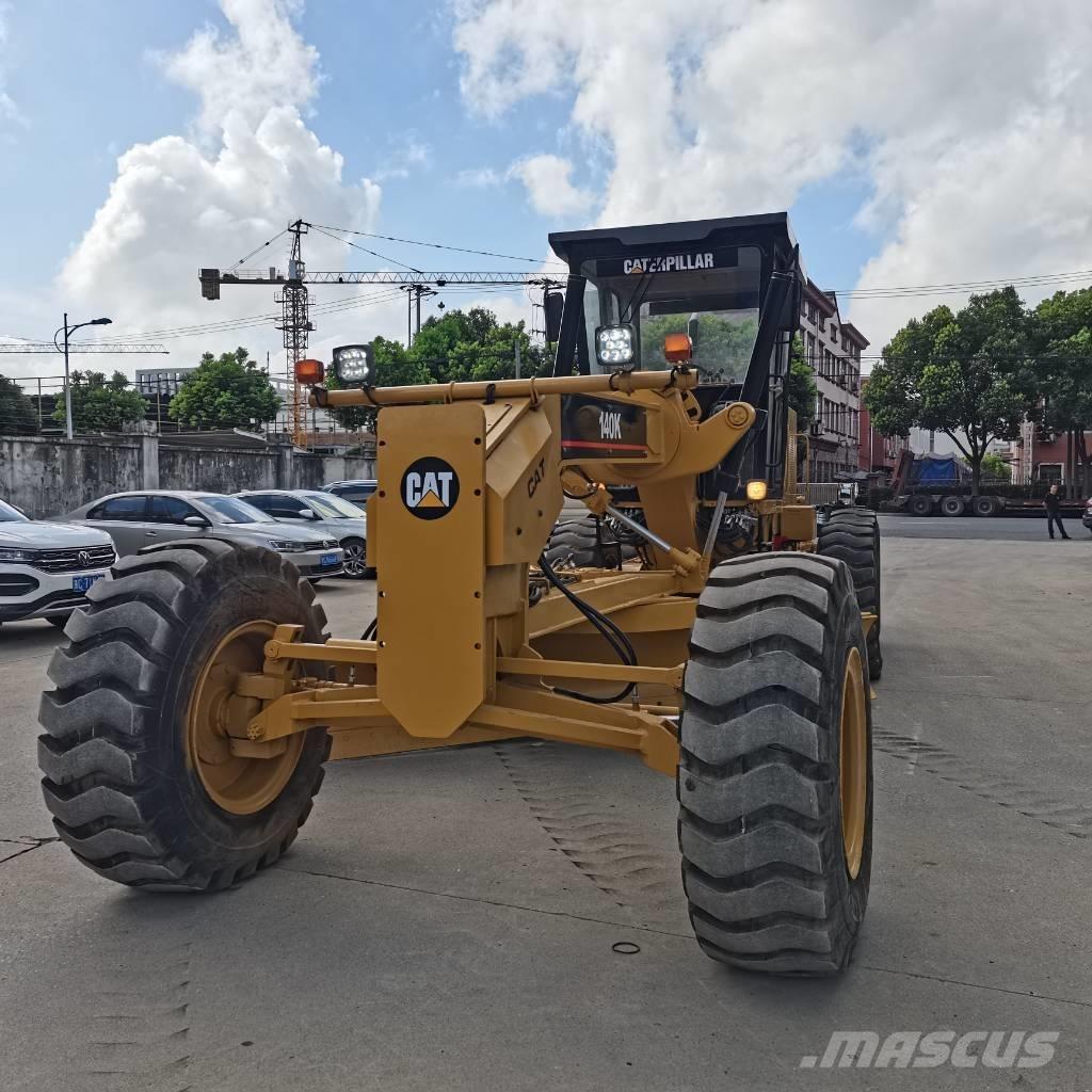 CAT 140k Niveleuse