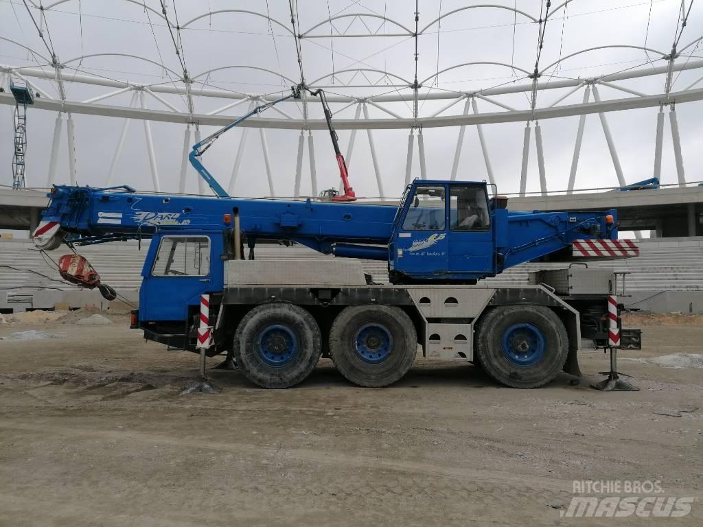 Liebherr LTM 1035 Grues tout terrain
