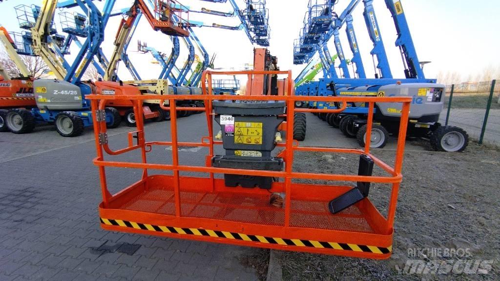 JLG 800 AJ Nacelles articulées