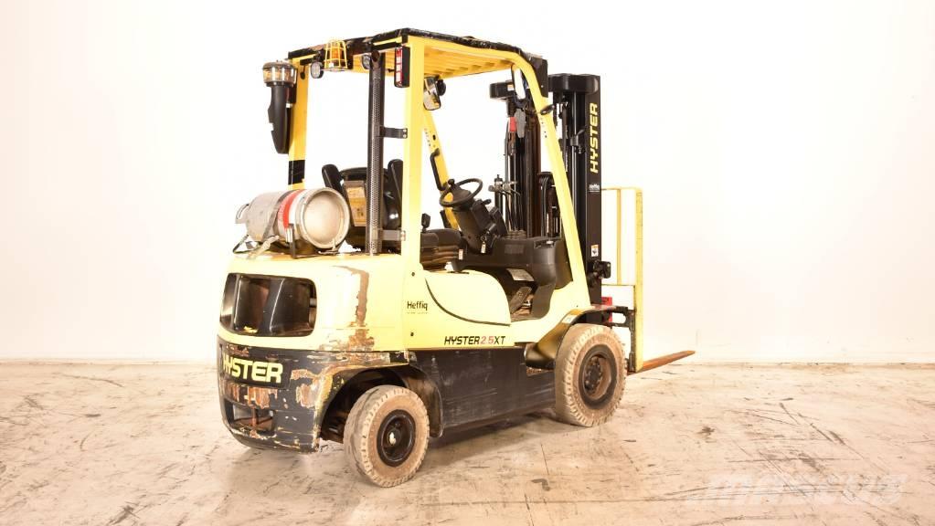 Hyster H2.5XT Chariots GPL