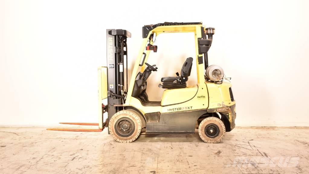 Hyster H2.5XT Chariots GPL