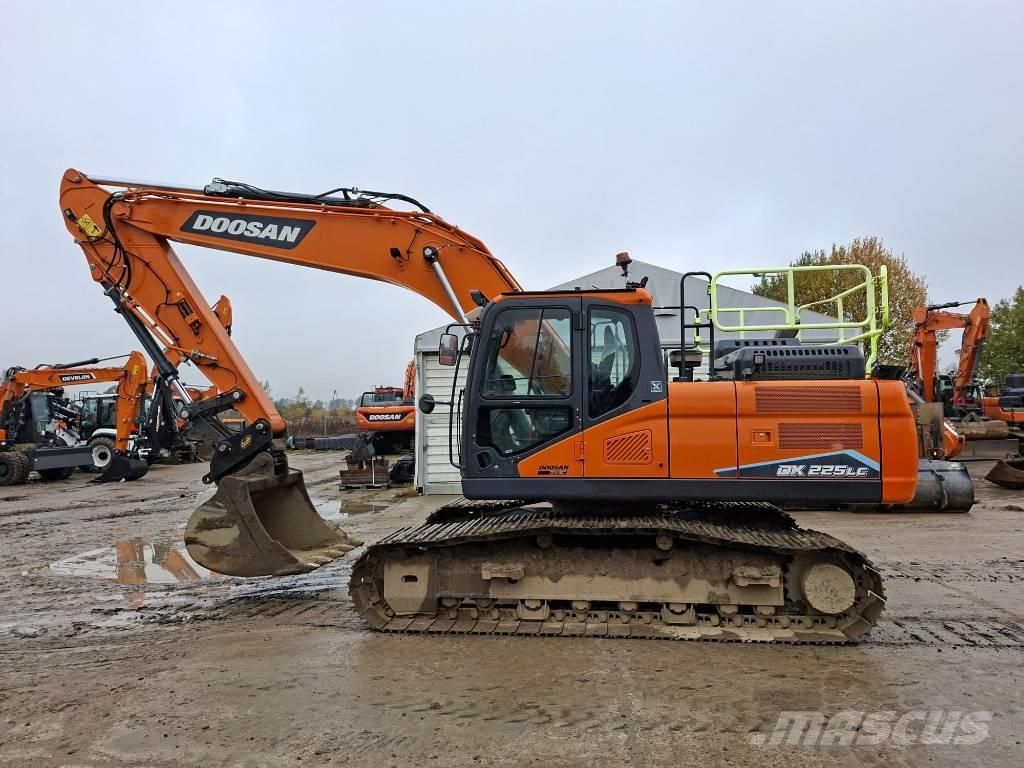 Doosan DX 225 LC Pelle sur chenilles