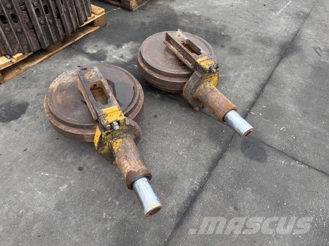 Liebherr R 900 IDLER Chenilles