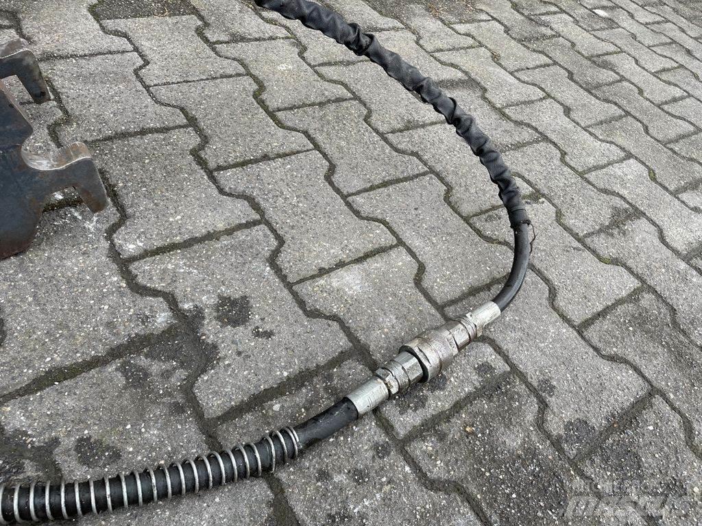 Gehl GS35 Marteau hydraulique