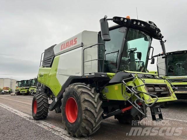 CLAAS TRION 750 Moissonneuse batteuse
