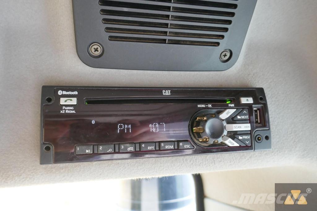 CAT 325F LCR Pelle sur chenilles