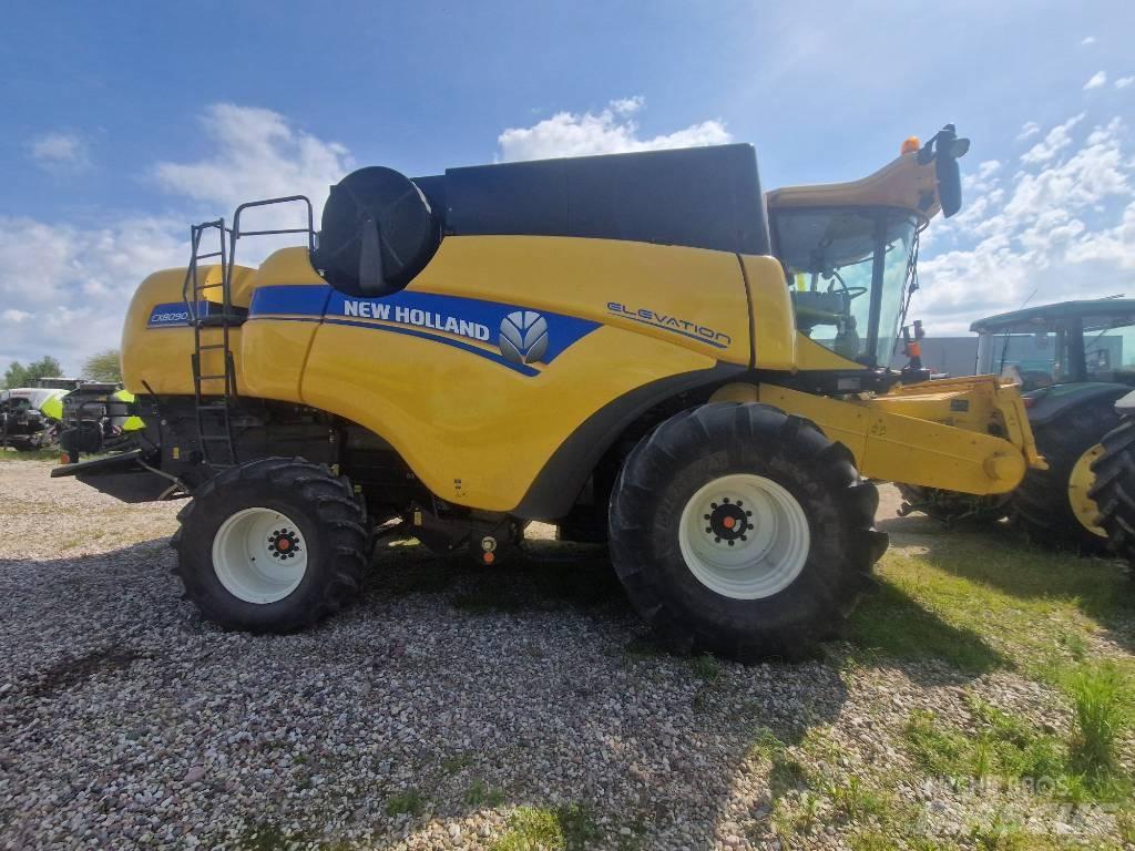 New Holland CX 8090 Moissonneuse batteuse