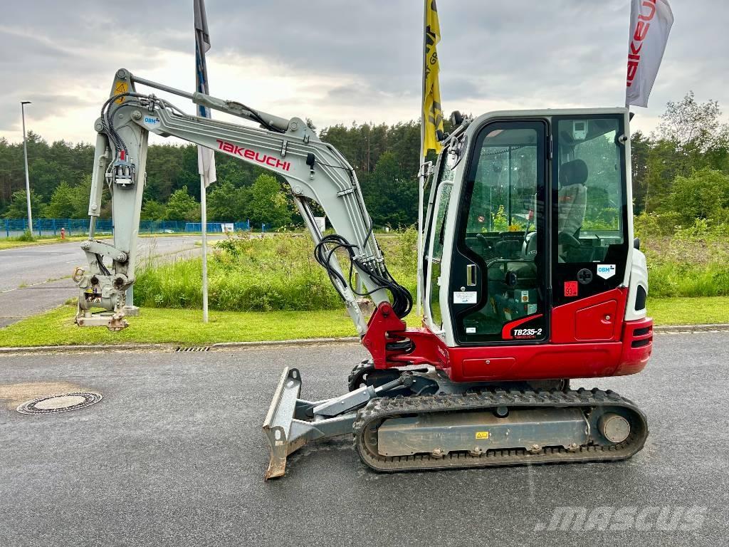 Takeuchi TB 235-2 V3 Mini pelle < 7t
