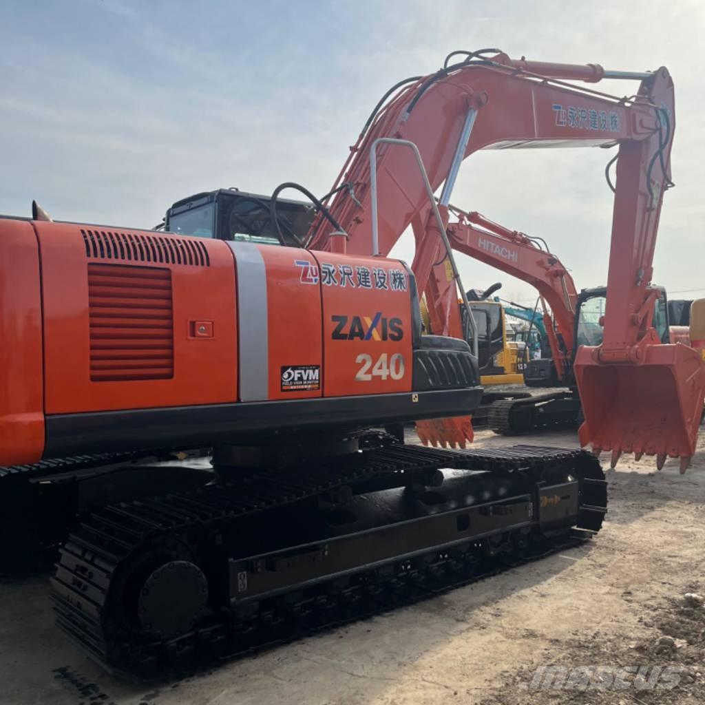 Hitachi ZX 240 Pelle sur chenilles