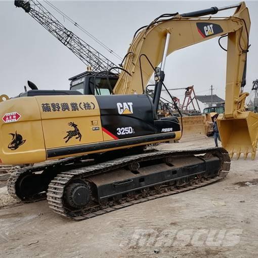 CAT 325 D L Pelle sur chenilles