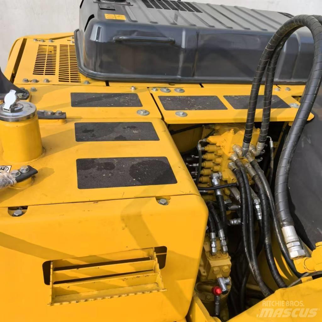 Komatsu PC 130-7 Pelle sur chenilles