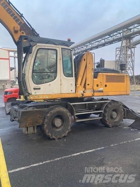 Liebherr 924C-LI Pelle sur pneus