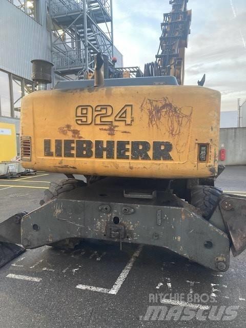Liebherr 924C-LI Pelle sur pneus