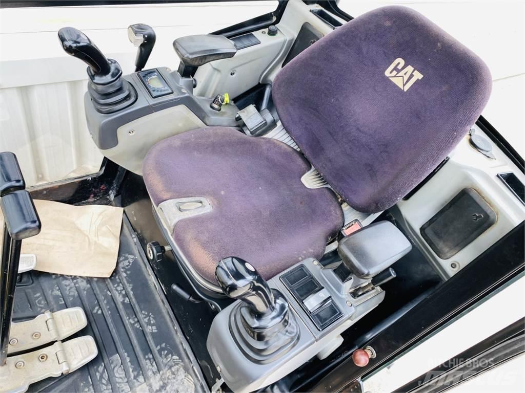 CAT 301.7D Mini pelle < 7t