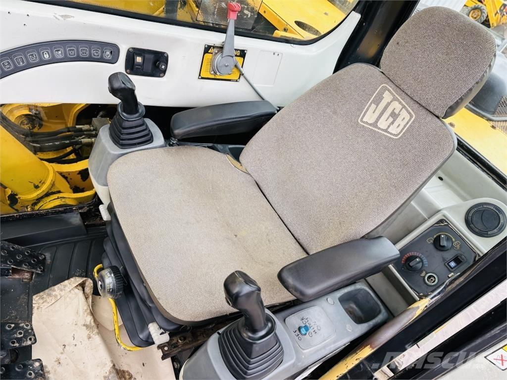 JCB JS160L Pelle sur chenilles