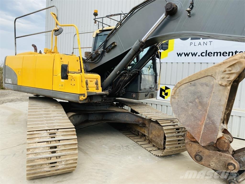 Volvo EC210CL Pelle sur chenilles