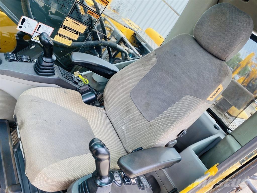 Volvo EC210CL Pelle sur chenilles