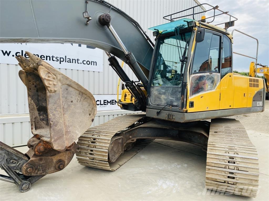 Volvo EC210CL Pelle sur chenilles