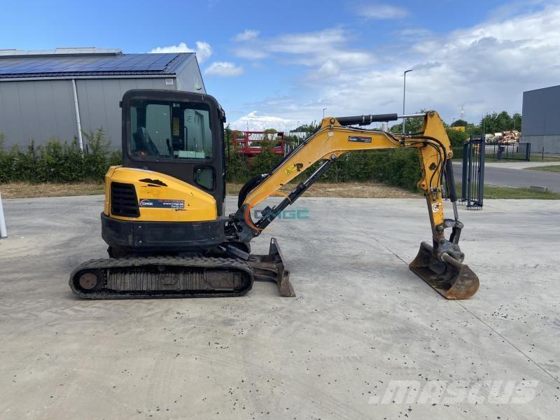 Bobcat E 35 Pelle sur pneus