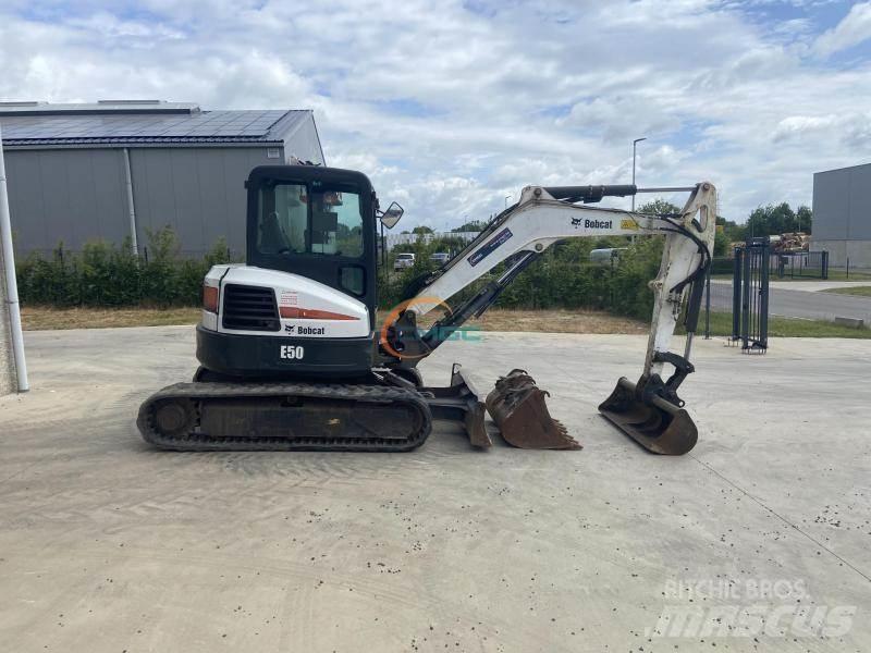 Bobcat E 50 Pelle sur pneus