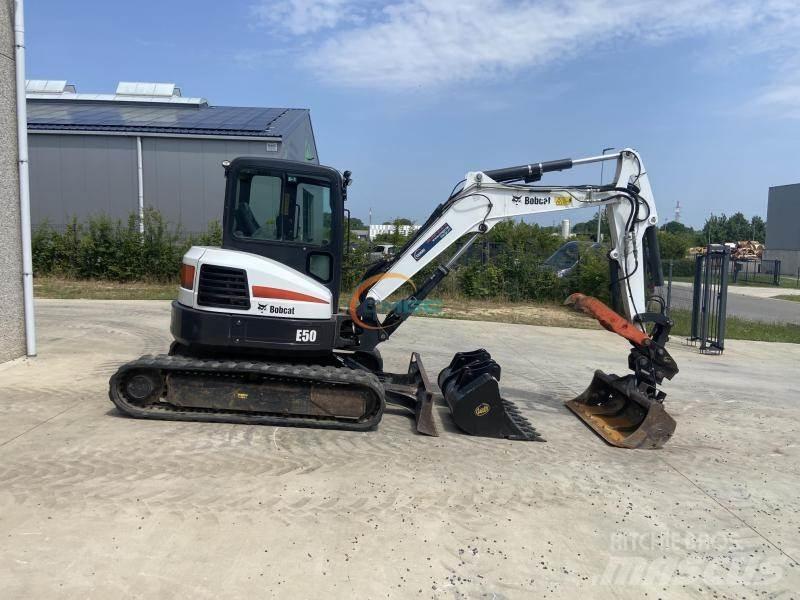 Bobcat E 50 Pelle sur pneus