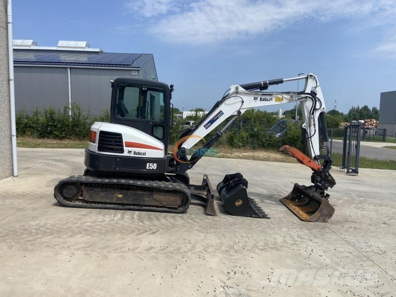 Bobcat E 50 Pelle sur pneus